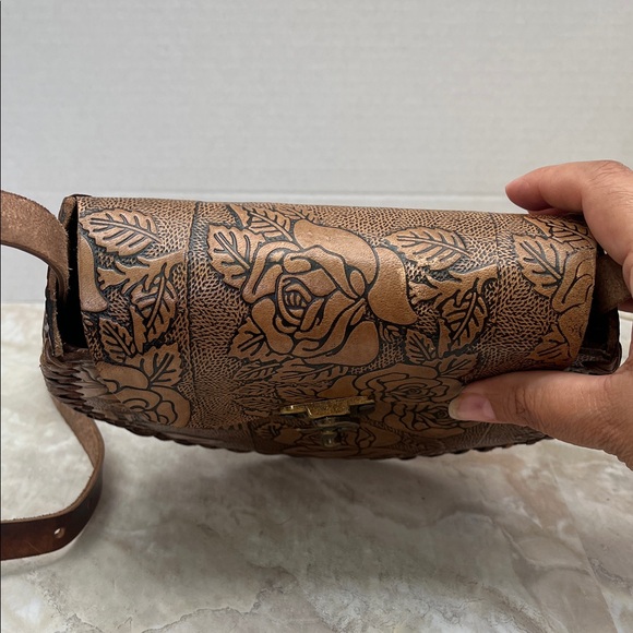 Mexican Tan Floral Tooled Leather Crossbody with Brass Clasp - Picture 14 of 14